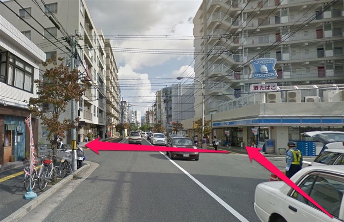 広島の右手にローソンが見える交差点